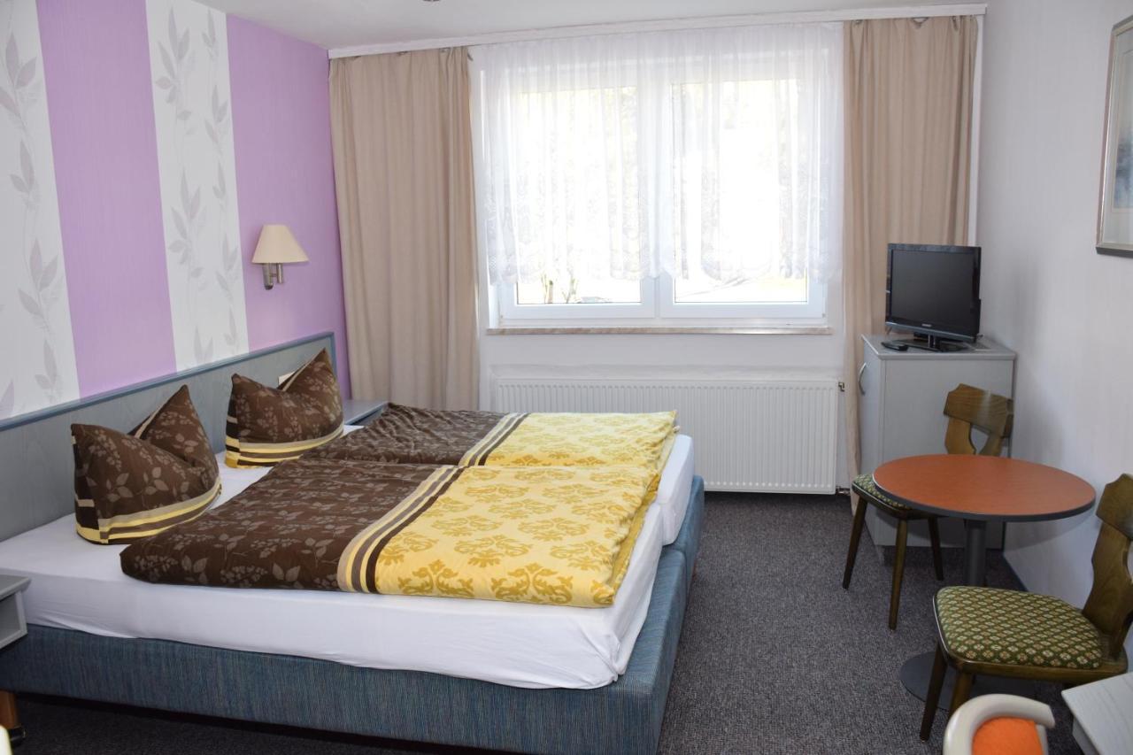 Marschalls Hotel Am Rennsteig Neuhaus am Rennweg Buitenkant foto